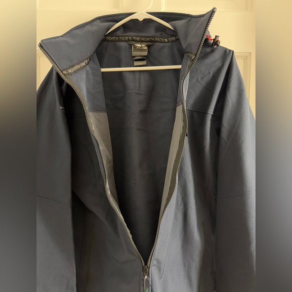 NWT North Face Men’s Hooded Jacket size Medium - Picture 3 of 5